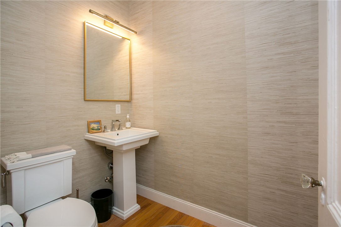 12 Poplar Street Newport, RI 02840 - Photo 11 of 28