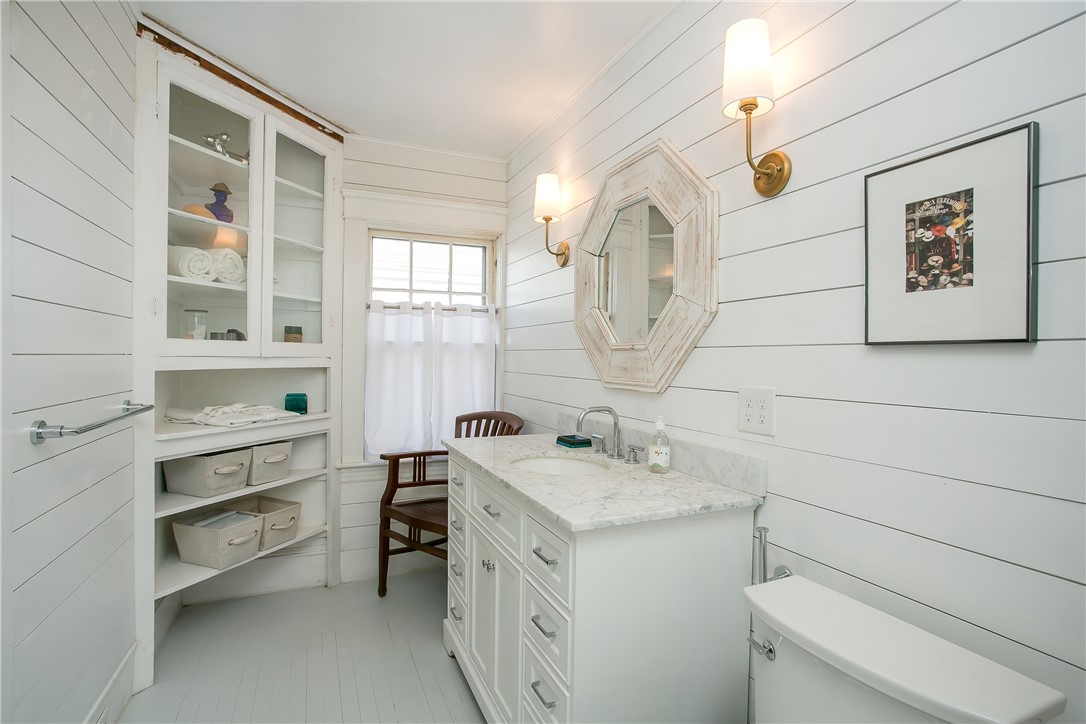 12 Poplar Street Newport, RI 02840 - Photo 23 of 28