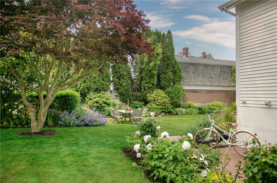 12 Poplar Street Newport, RI 02840 - Photo 26 of 28