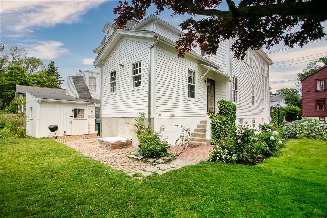 12 Poplar Street Newport, RI 02840 - Photo 27 of 28