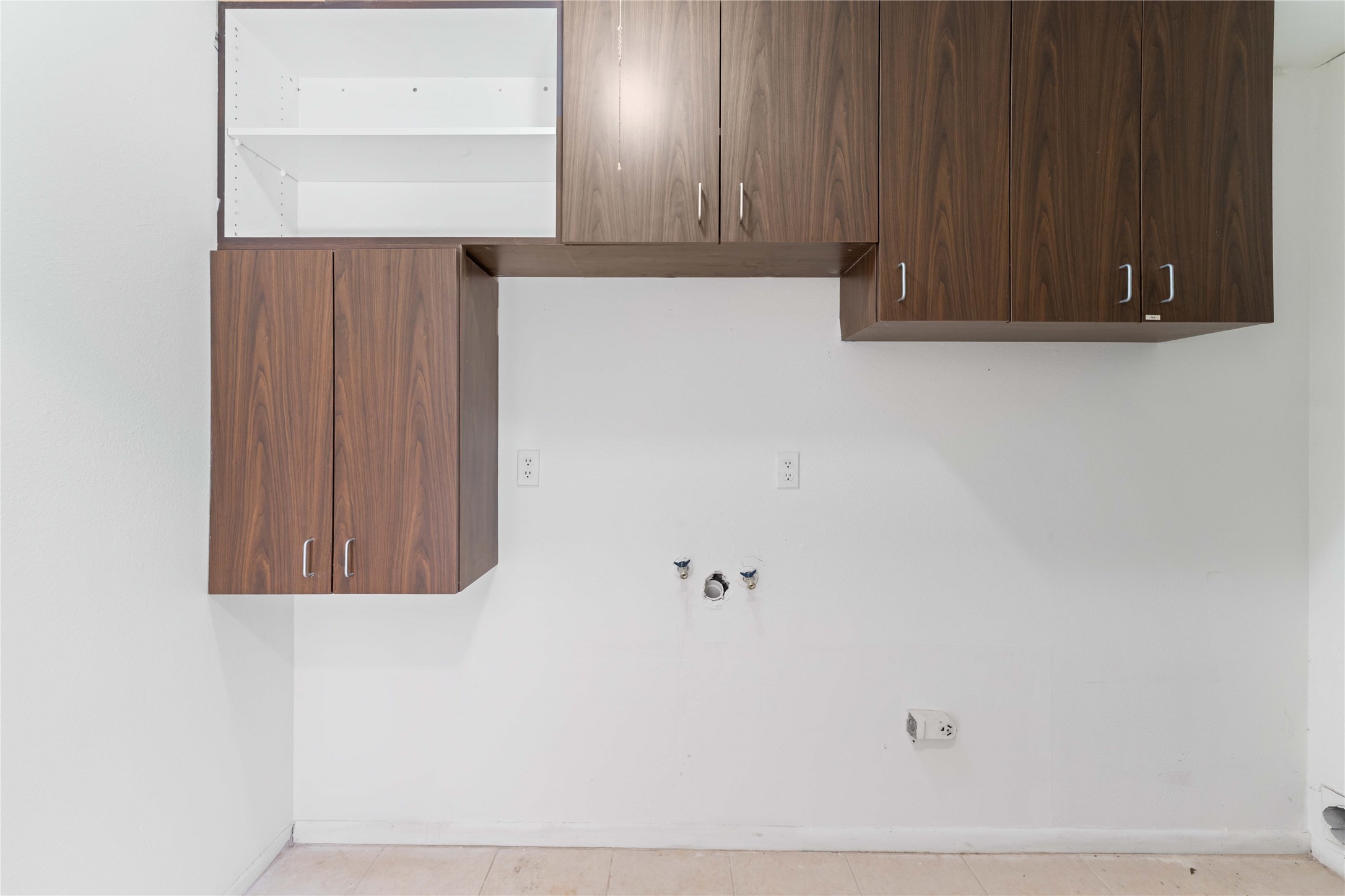 23122 Whispering Willow Drive Spring, TX 77373 - Photo 5 of 16 a view of a hallway