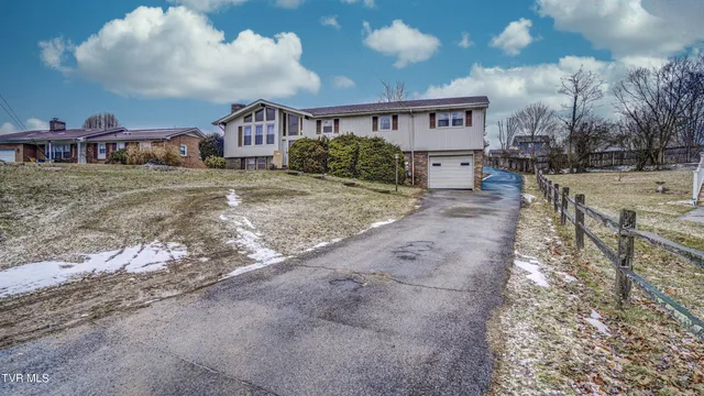 $285,000 | 341 Belmont Drive, Bristol, TN 37620