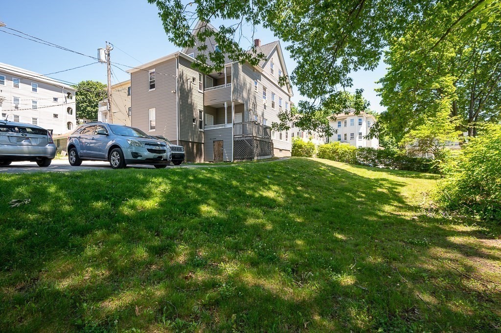 192 Vernon Street Worcester, MA 01607 - Photo 31 of 38