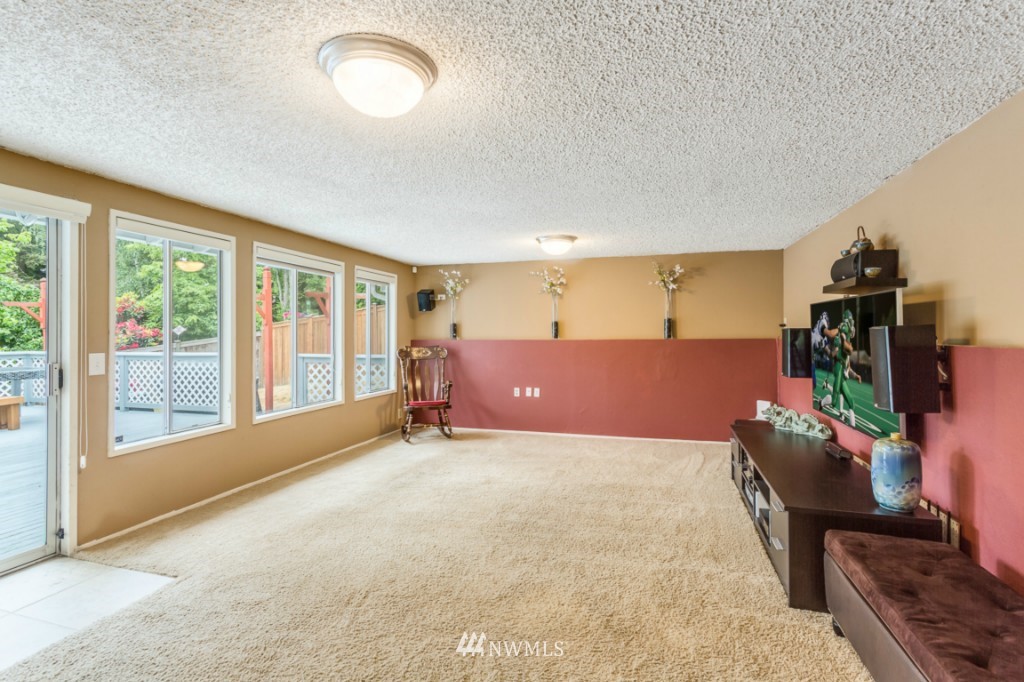 21910 Meridian Avenue South Bothell, WA 98021 - Photo 11 of 22