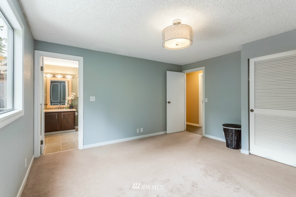 21910 Meridian Avenue South Bothell, WA 98021 - Photo 13 of 22