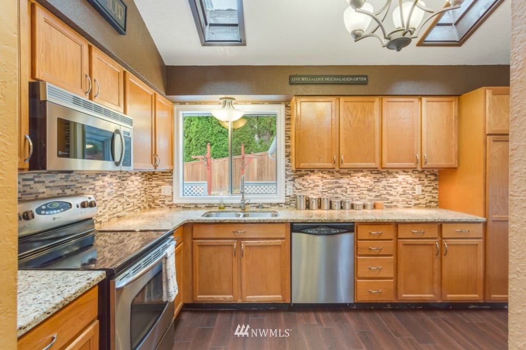 21910 Meridian Avenue South Bothell, WA 98021 - Photo 4 of 22