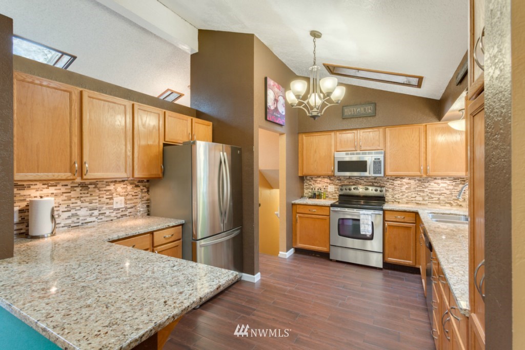 21910 Meridian Avenue South Bothell, WA 98021 - Photo 5 of 22