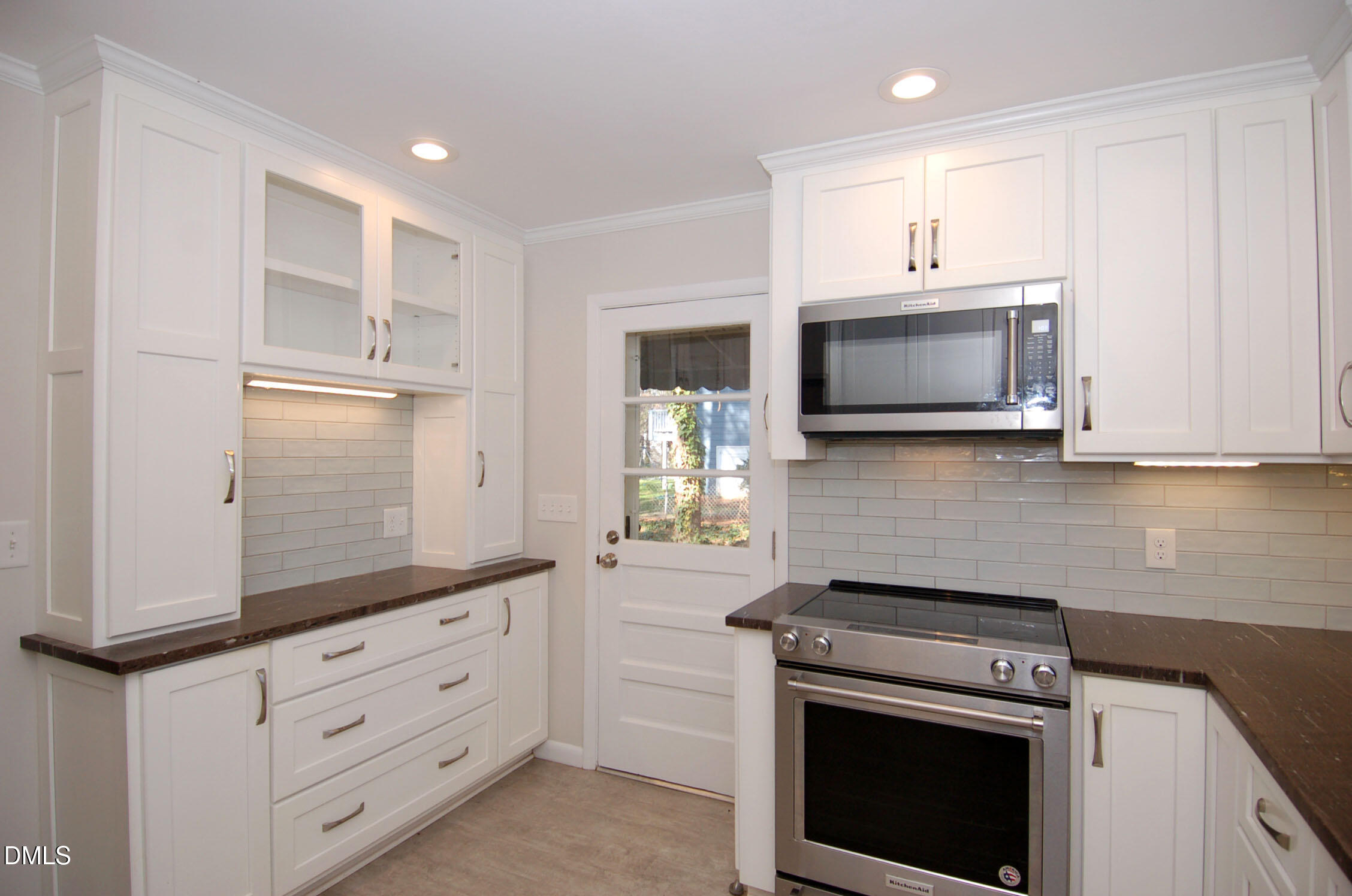 3407 Coleridge Drive Raleigh, NC 27609 - Photo 3 of 16 3 Kitchen2