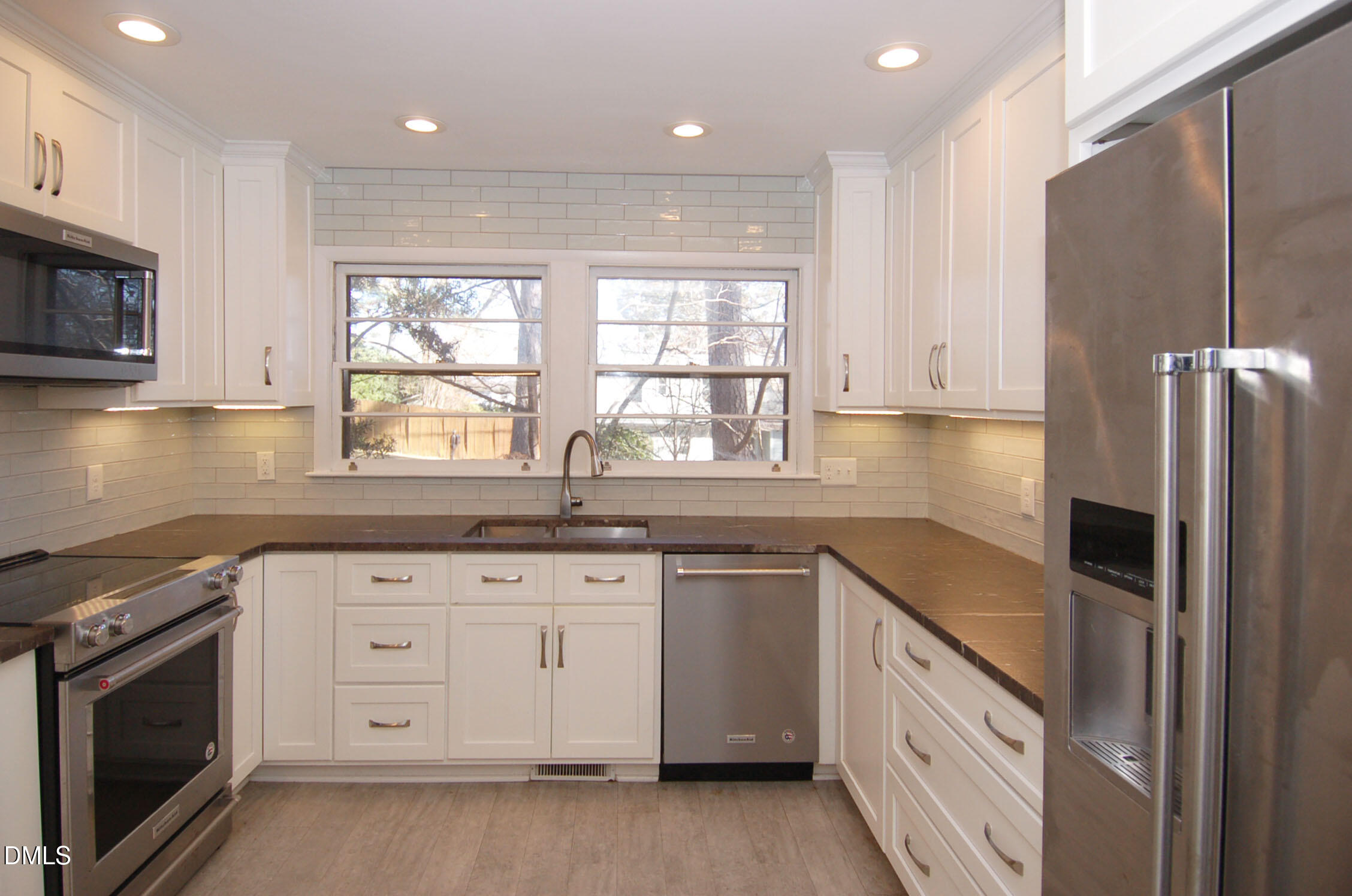 3407 Coleridge Drive Raleigh, NC 27609 - Photo 4 of 16 3 Kitchen3
