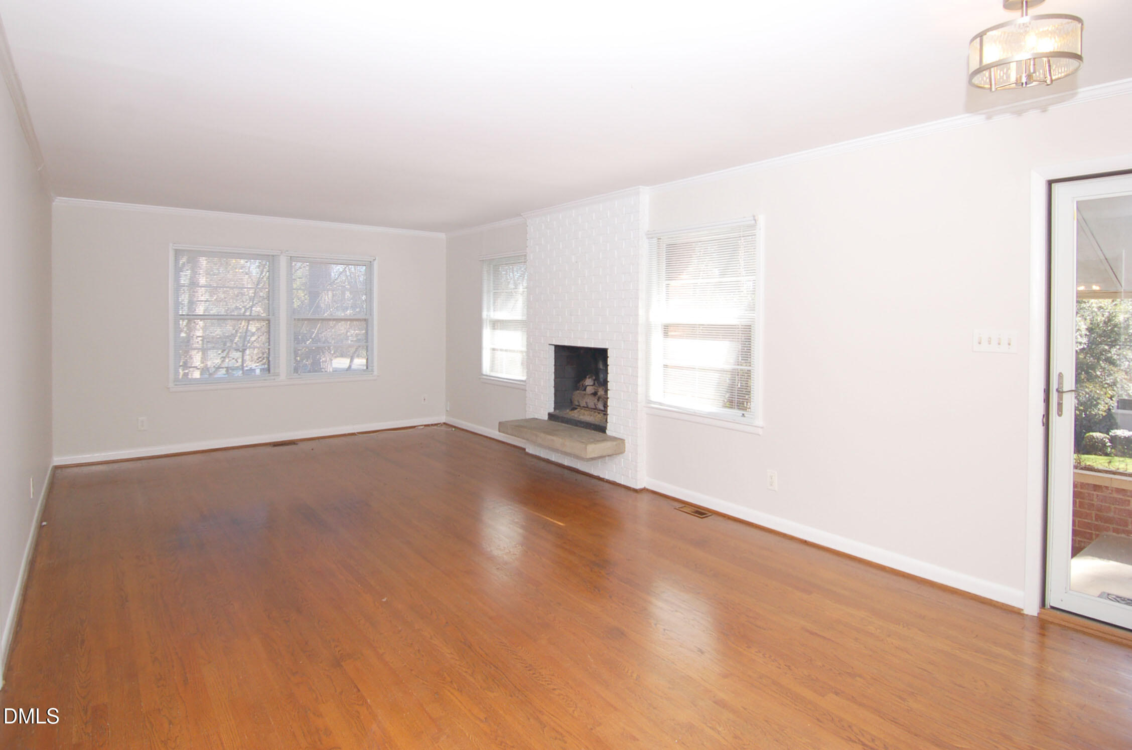 3407 Coleridge Drive Raleigh, NC 27609 - Photo 6 of 16 7 Living (2) copy