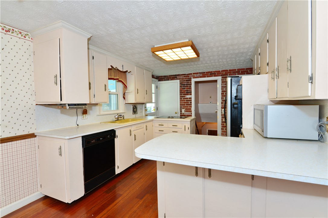 28 Oberlin Drive Warwick, RI 02886 - Photo 16 of 41