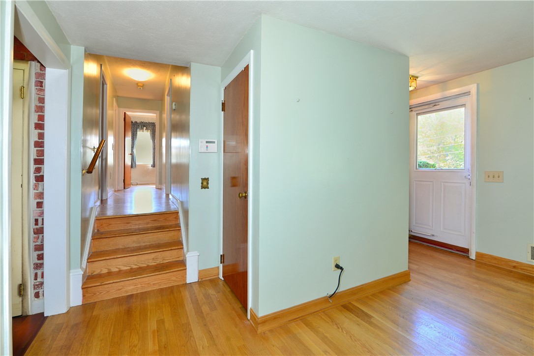 28 Oberlin Drive Warwick, RI 02886 - Photo 22 of 41