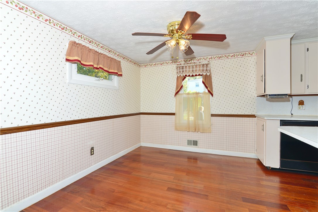 28 Oberlin Drive Warwick, RI 02886 - Photo 8 of 41