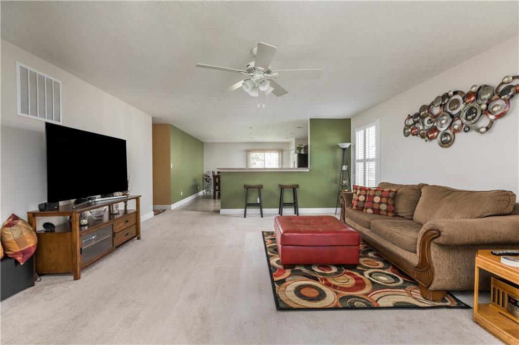 5786 Hall Road Plainfield, IN 46168 - Photo 3 of 22