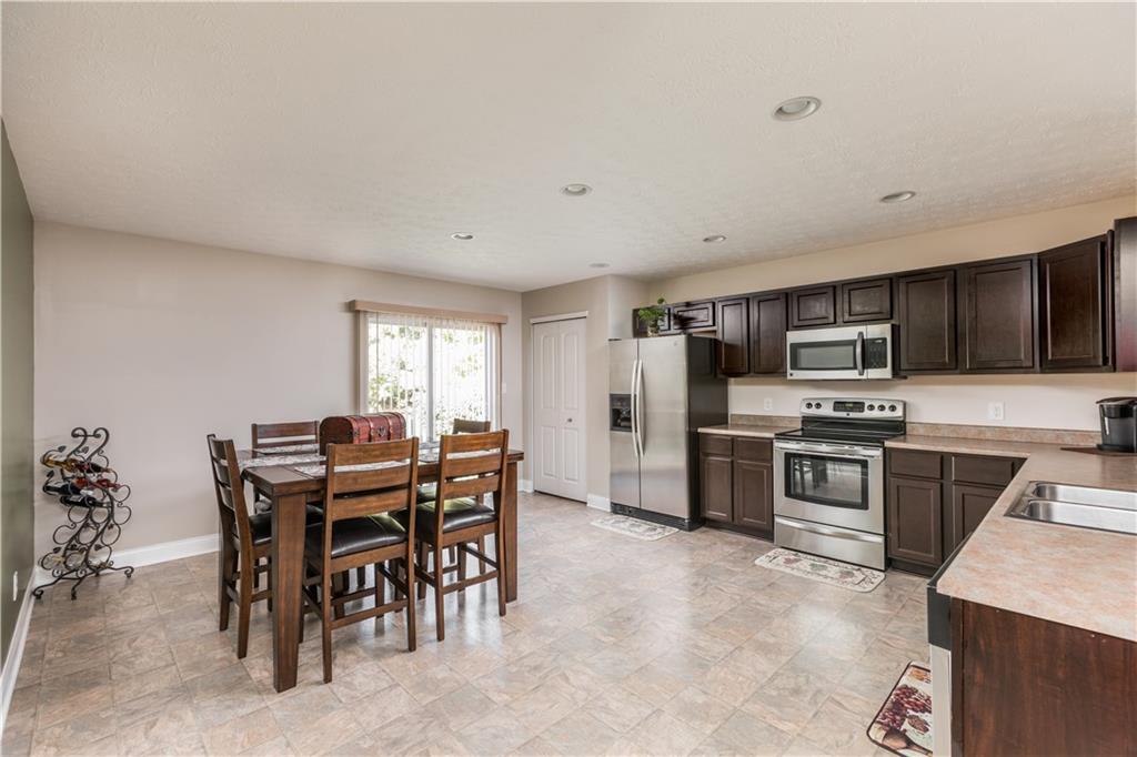 5786 Hall Road Plainfield, IN 46168 - Photo 7 of 22