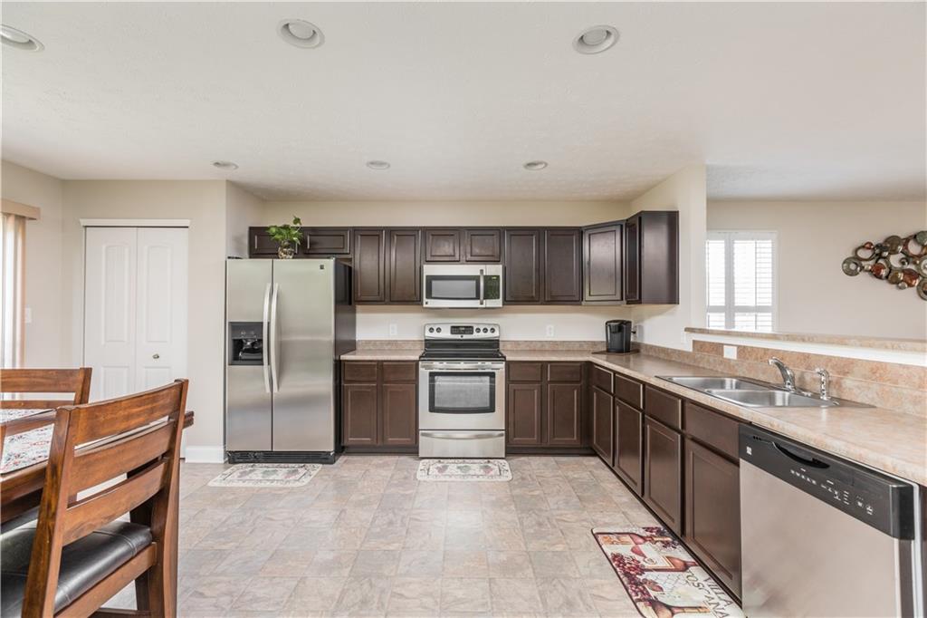 5786 Hall Road Plainfield, IN 46168 - Photo 8 of 22