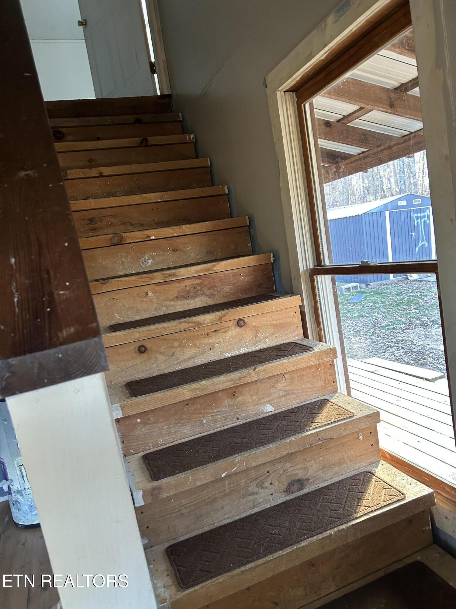 346 Scott Wyatt Road Deer Lodge, TN 37726 - Photo 23 of 29 346 scott wyatt stairs