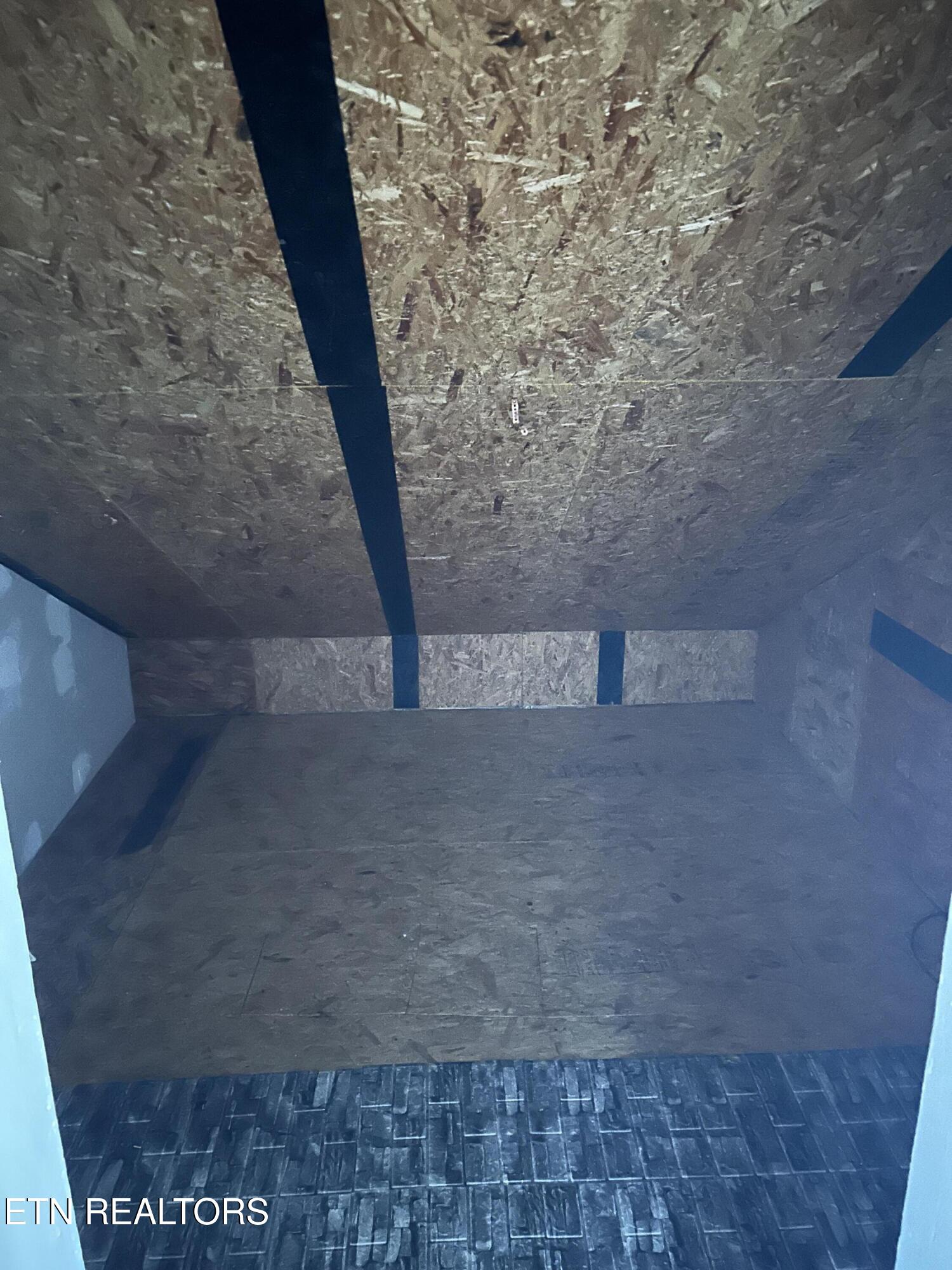 346 Scott Wyatt Road Deer Lodge, TN 37726 - Photo 27 of 29 346 scott wyatt loft bedroom closet