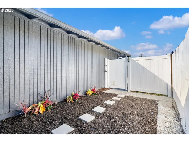 $465,000 | 3198 Southwest 16th Circle, Gresham, OR 97080