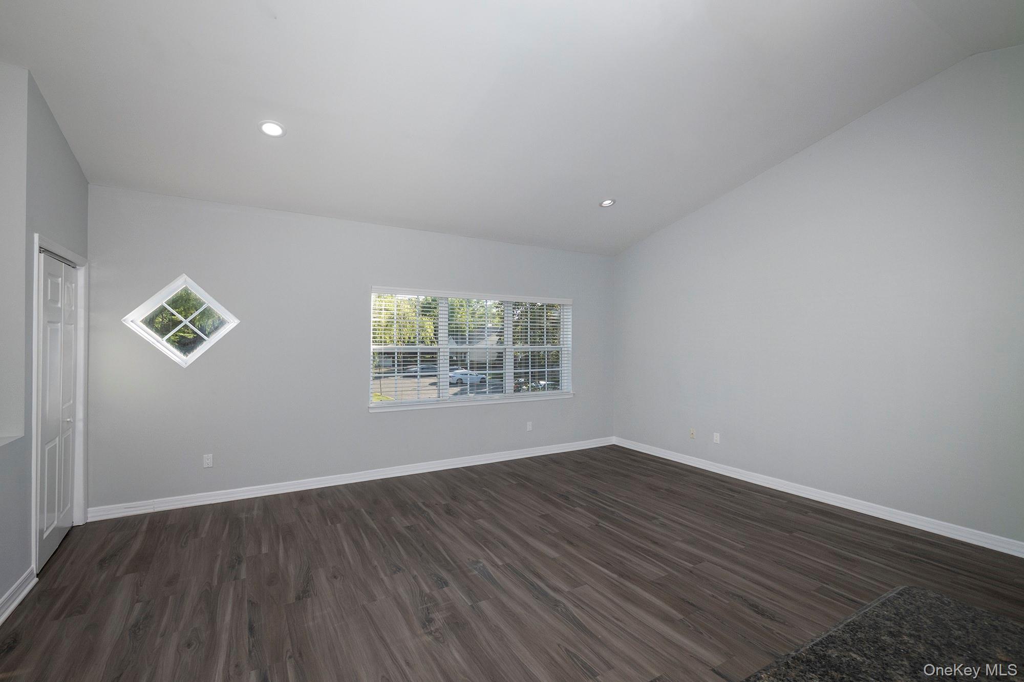 216 Centre Court, Unit 216 Medford, NY 11763 - Photo 4 of 12