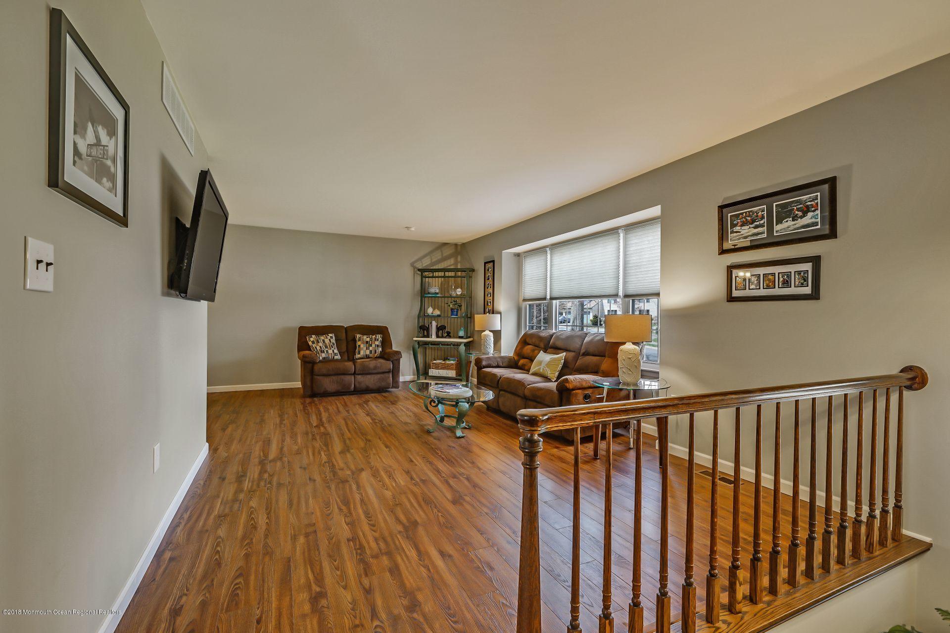 9 Silversmith Court Howell, NJ 07731 - Photo 16 of 29 32