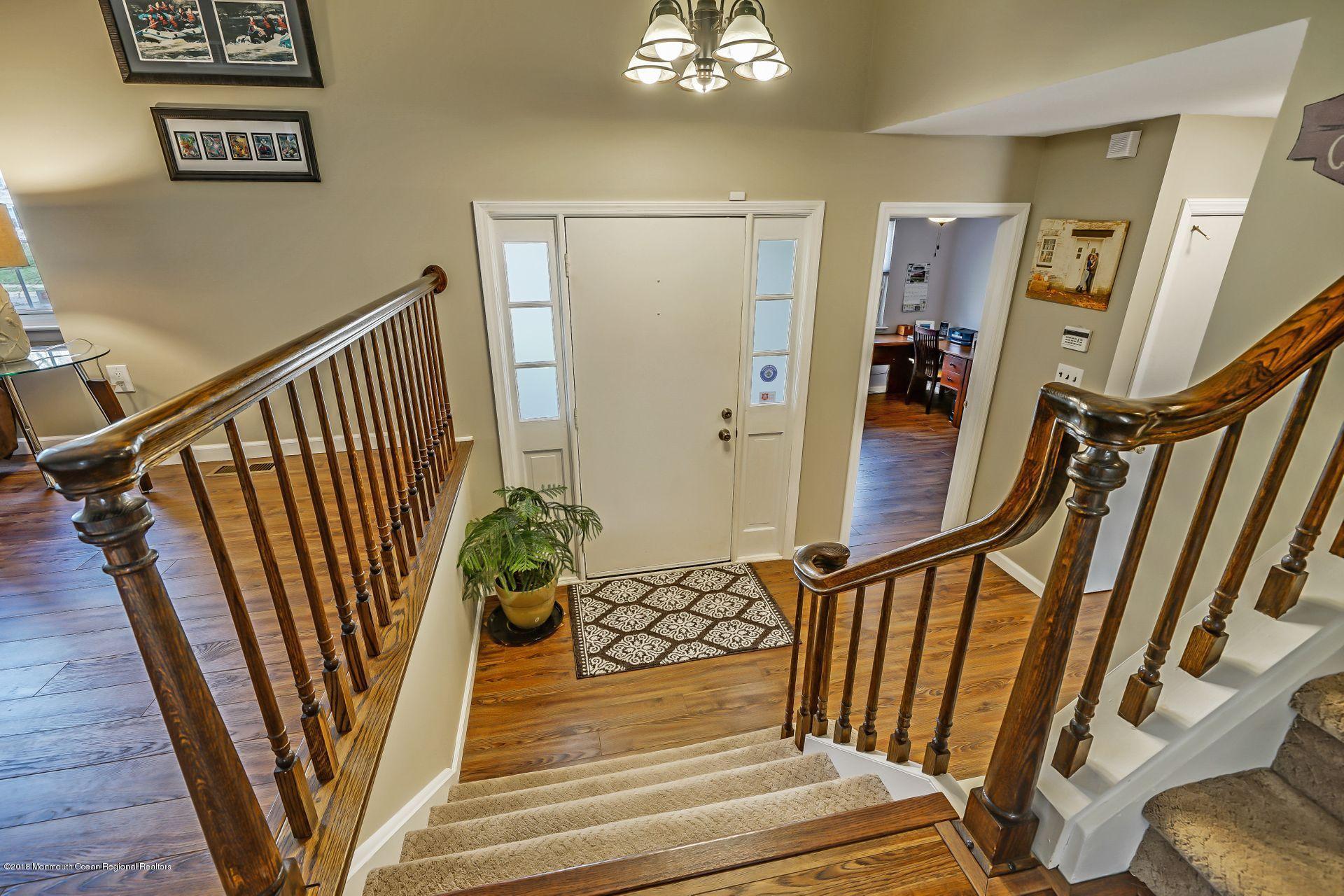9 Silversmith Court Howell, NJ 07731 - Photo 17 of 29 33