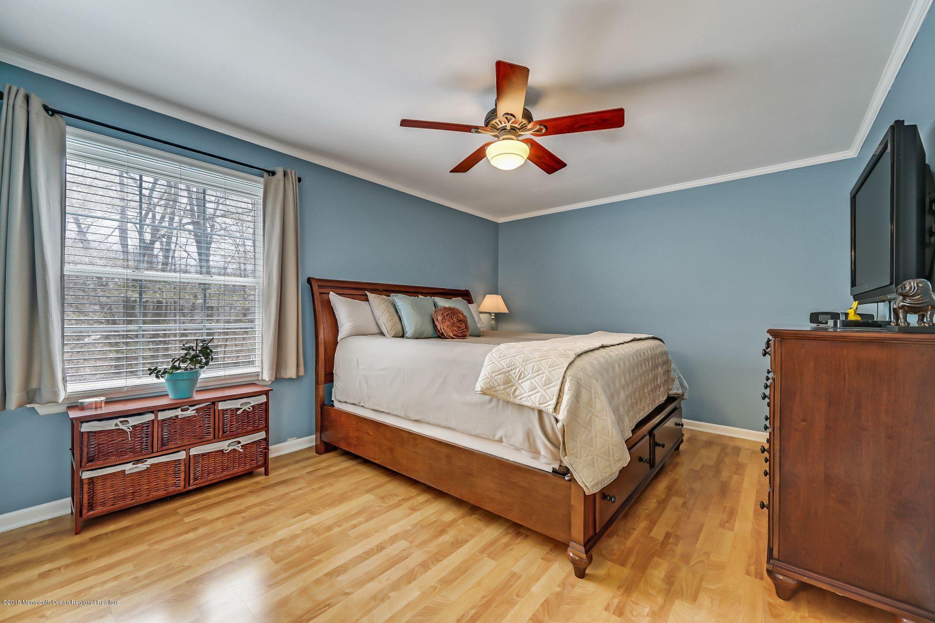 9 Silversmith Court Howell, NJ 07731 - Photo 26 of 29 40
