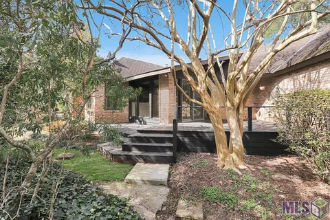 $699,000 | 8041 Oak Hollow Drive, Baton Rouge, LA 70810