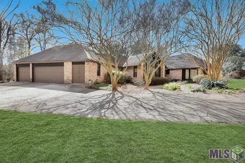 $699,000 | 8041 Oak Hollow Drive, Baton Rouge, LA 70810