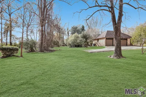 $699,000 | 8041 Oak Hollow Drive, Baton Rouge, LA 70810