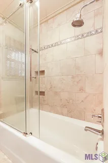 $699,000 | 8041 Oak Hollow Drive, Baton Rouge, LA 70810