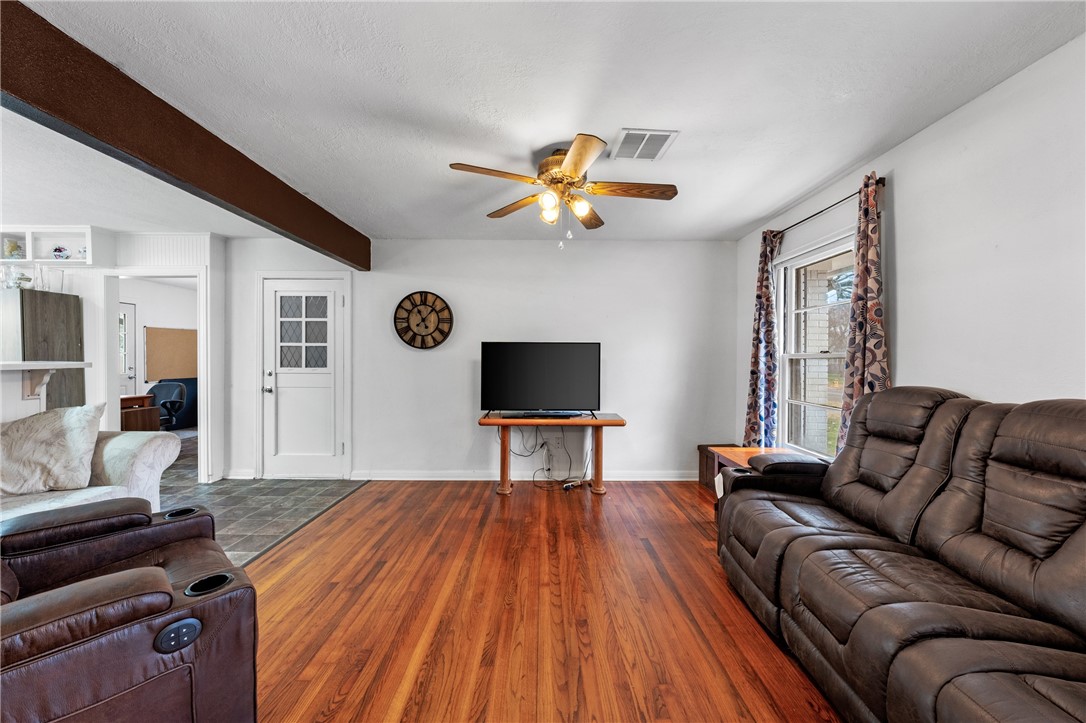 4005 Cobbs Drive Waco, TX 76708 - Photo 5 of 23