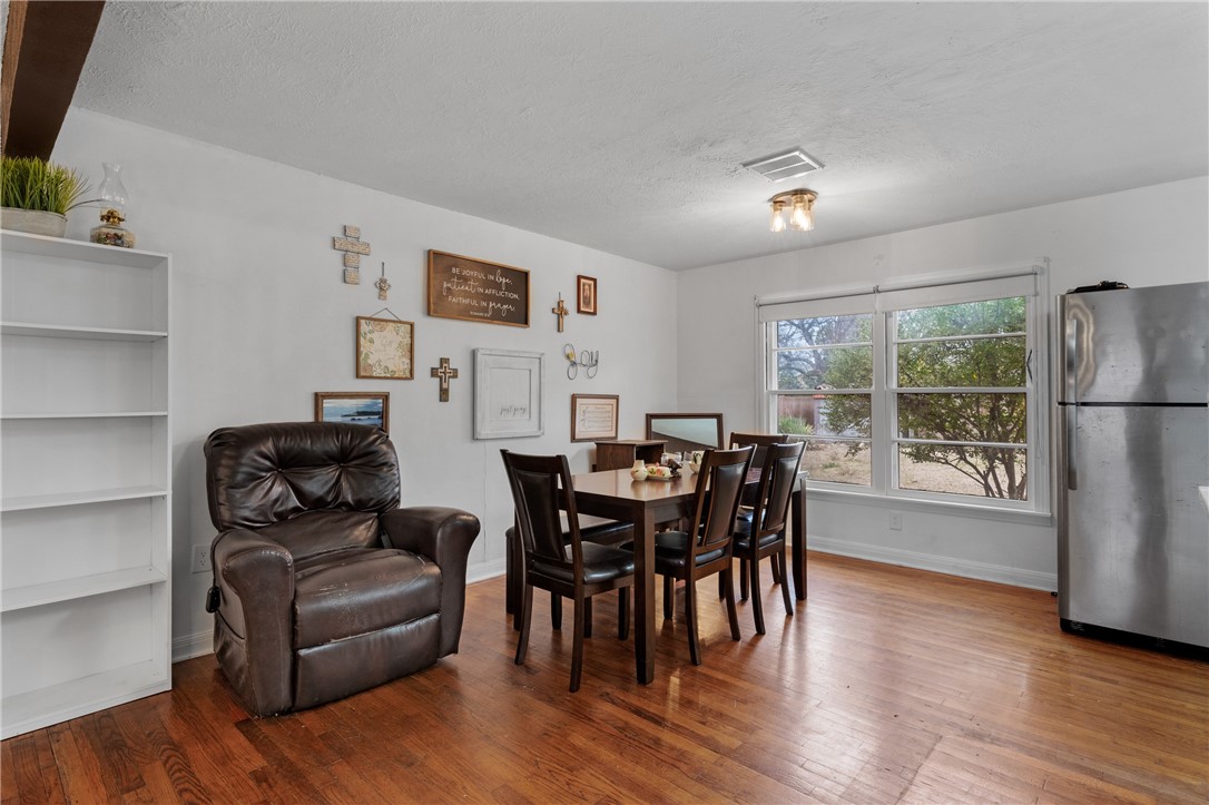 4005 Cobbs Drive Waco, TX 76708 - Photo 6 of 23