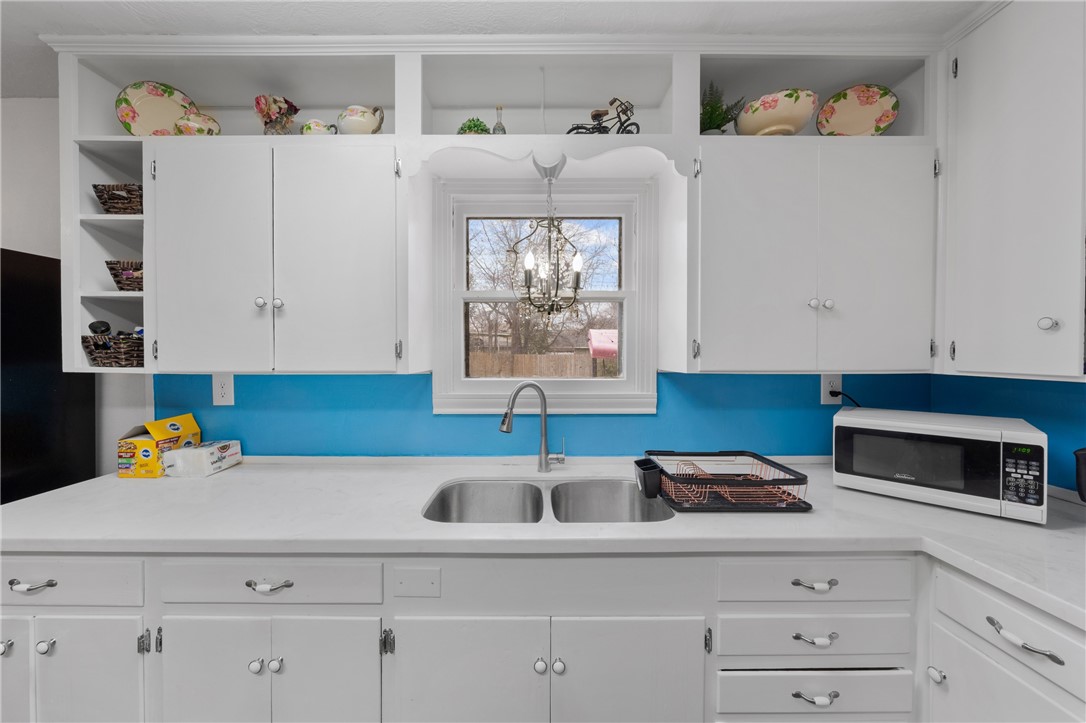 4005 Cobbs Drive Waco, TX 76708 - Photo 10 of 23