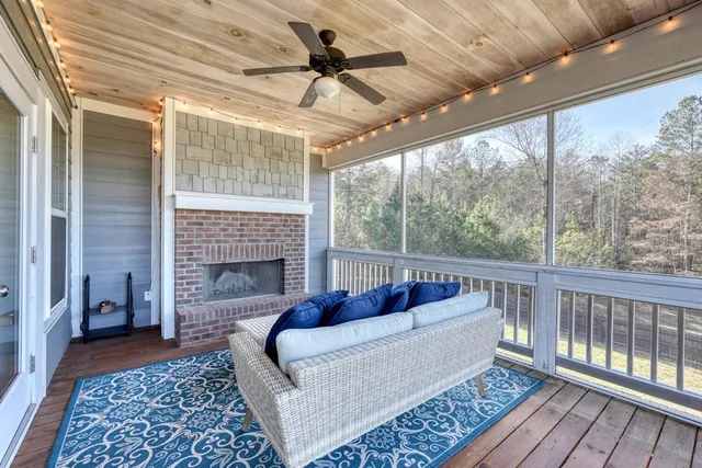 $929,900 | 161 Loop Lane, Blairsville, GA 30512