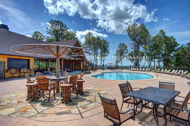 $929,900 | 161 Loop Lane, Blairsville, GA 30512