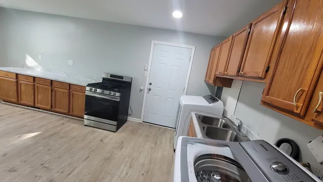 $2,250 | 149 Austin Avenue, Carpentersville, IL 60110