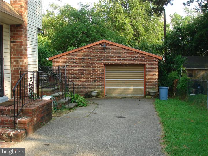 30 Baily Road Yeadon, PA 19050 - Photo 4 of 19 Garage