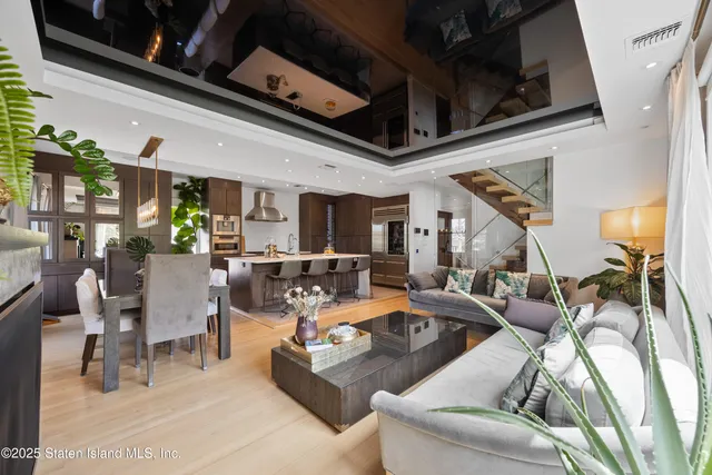 $1,799,000 | 153 Fine Boulevard | Todt Hill
