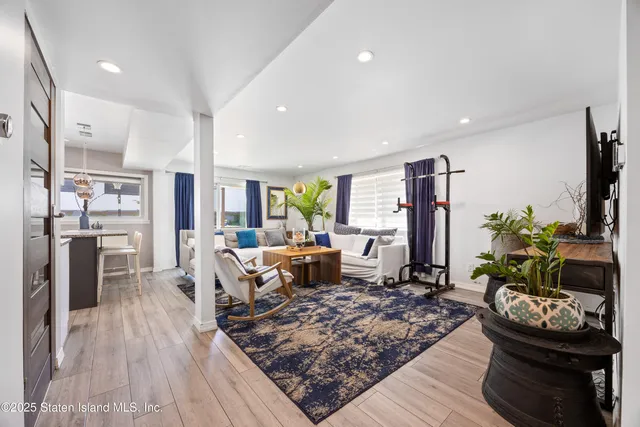 $1,799,000 | 153 Fine Boulevard | Todt Hill