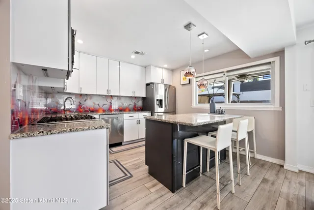 $1,799,000 | 153 Fine Boulevard | Todt Hill