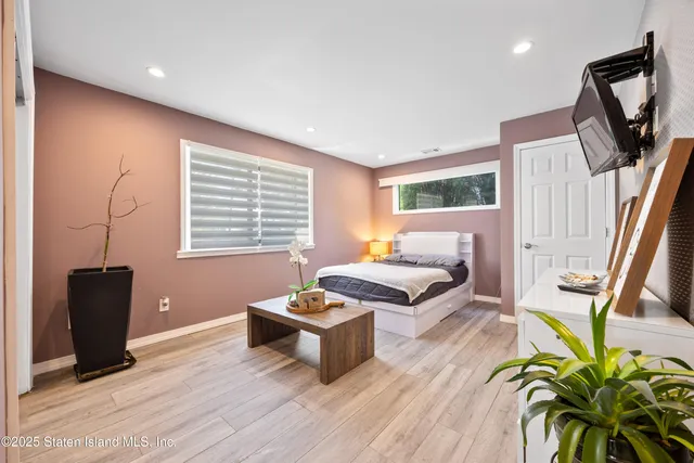 $1,799,000 | 153 Fine Boulevard | Todt Hill