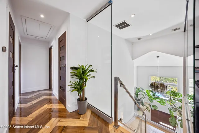 $1,799,000 | 153 Fine Boulevard | Todt Hill