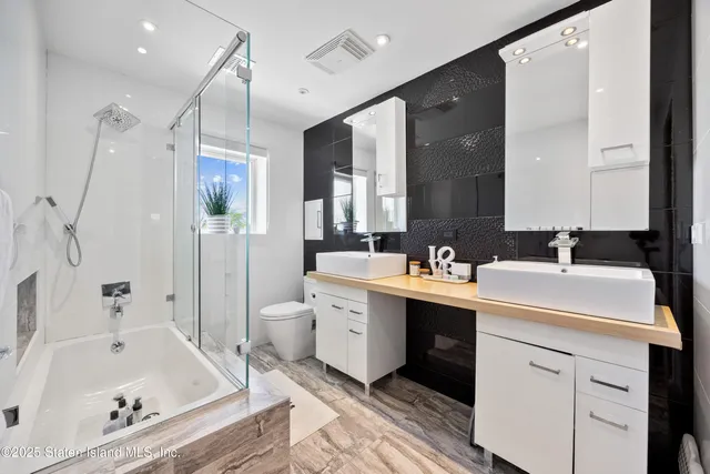 $1,799,000 | 153 Fine Boulevard | Todt Hill