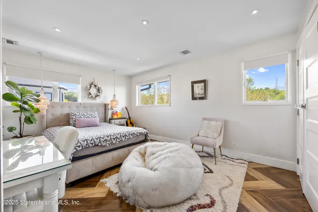 $1,799,000 | 153 Fine Boulevard | Todt Hill