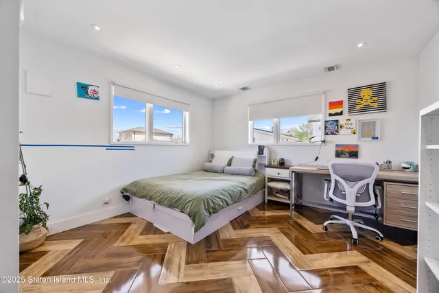 $1,799,000 | 153 Fine Boulevard | Todt Hill