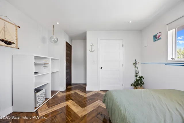 $1,799,000 | 153 Fine Boulevard | Todt Hill