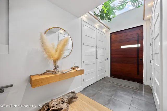 $1,799,000 | 153 Fine Boulevard | Todt Hill