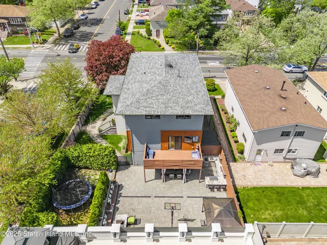 $1,799,000 | 153 Fine Boulevard | Todt Hill