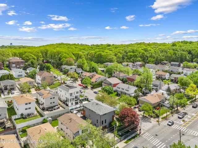 $1,799,000 | 153 Fine Boulevard | Todt Hill